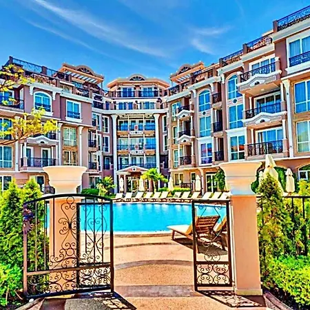 Izida Palace - Premium Apartment